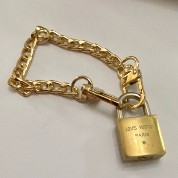 Vintage, Louis Vuitton Brass Padlock with 7-8in Gold Tone Chain Bracelet (A) - Picture 6 of 11